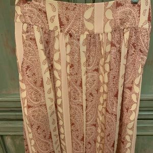 Knee length pink paisley pattern skirt